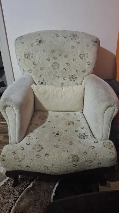 Vand set canapea 3 locuri, 2 locuri si 1 fotoliu