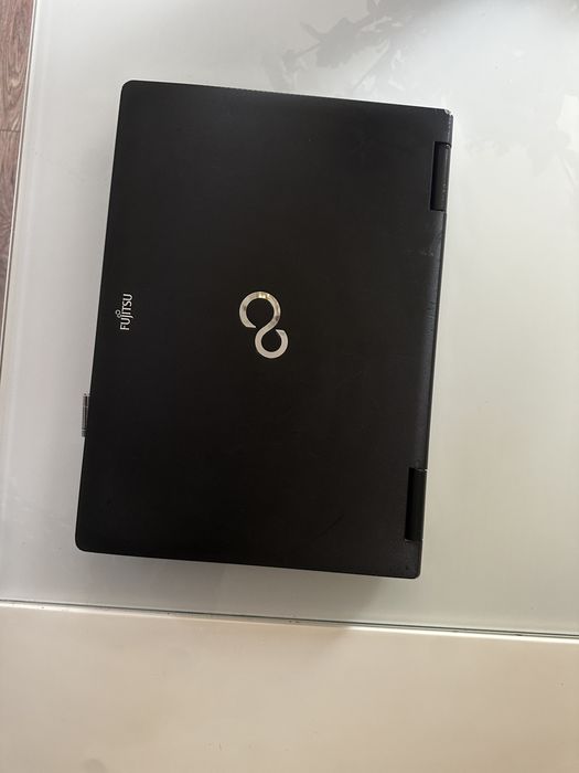Лаптоп Fujitsu LifeBook – i5, 4GB RAM, 500GB HDD – Windows 10 Pro