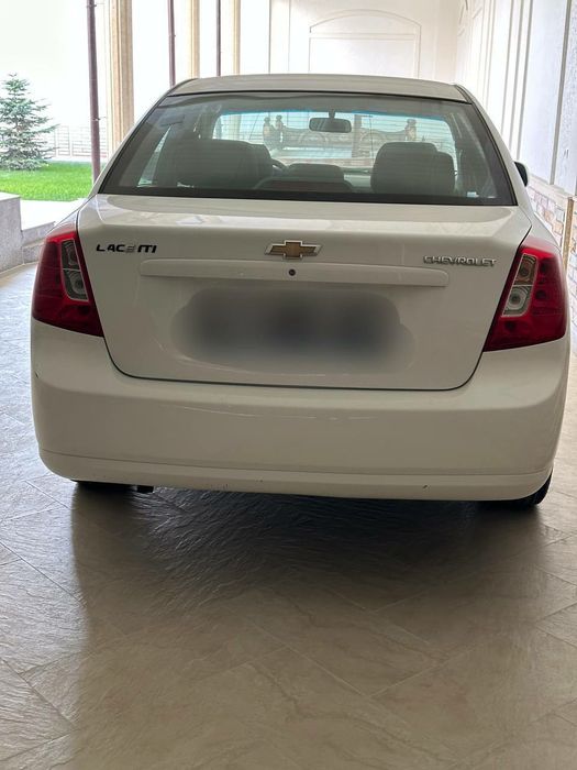 Ласетти сотилади