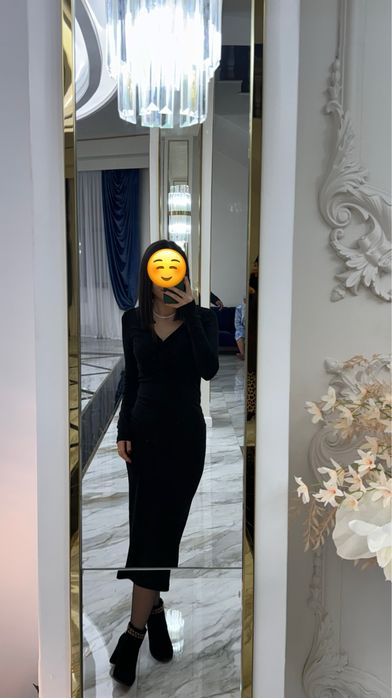 Продам очень красивое черное платье размер S (42)