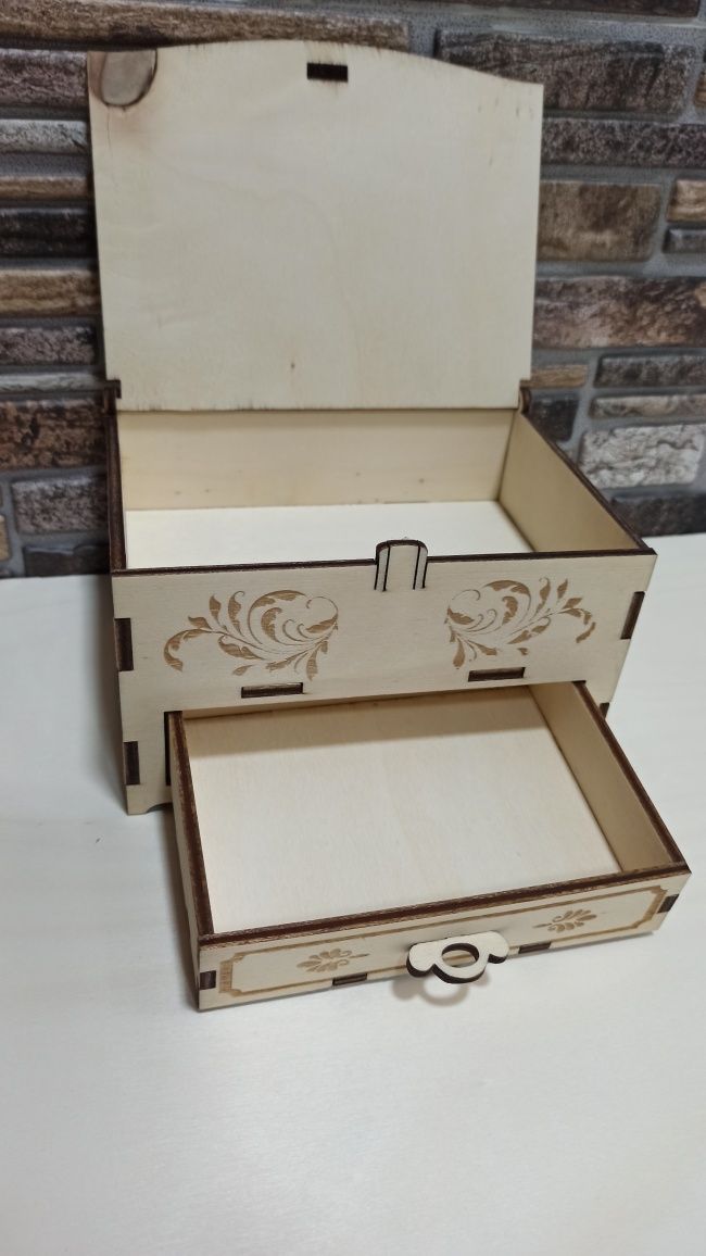 Cutie bijuterii din lemn