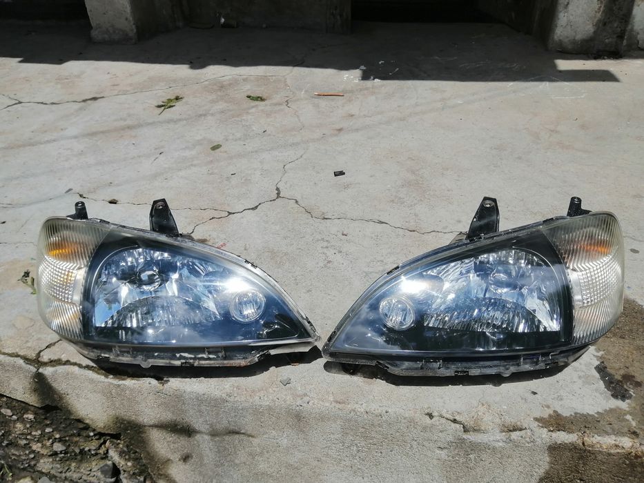 Фарове за Daihatsu Y. R. V. от2000до2005 година