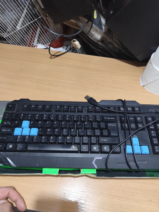 Tastatura de vanzare