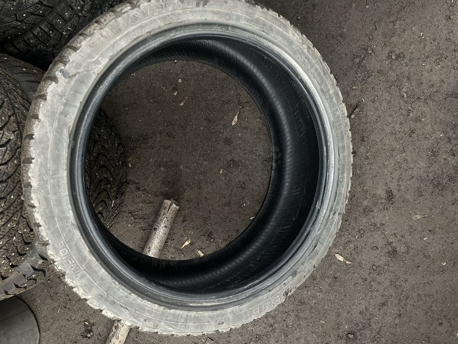 Продам резину 2 шины
