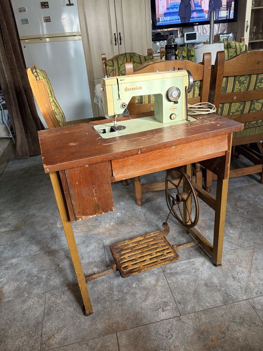 Masina de cusut 1979 Veronica