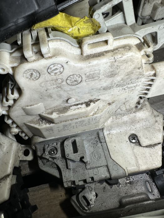 Broasca fata spate stanga dreapta audi a4 b8 b8.5