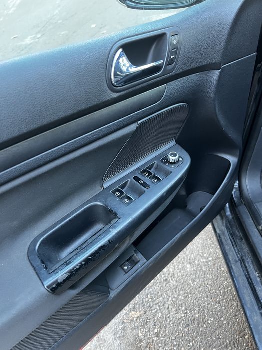 Volkswagen Golf 5 FULL din Fabrică