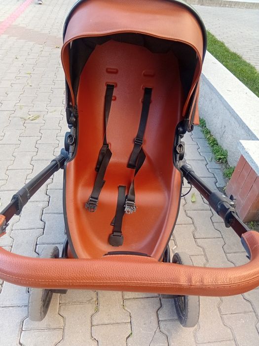 Vând carut doi în unu pentru mai multe detalii va aștept în privat