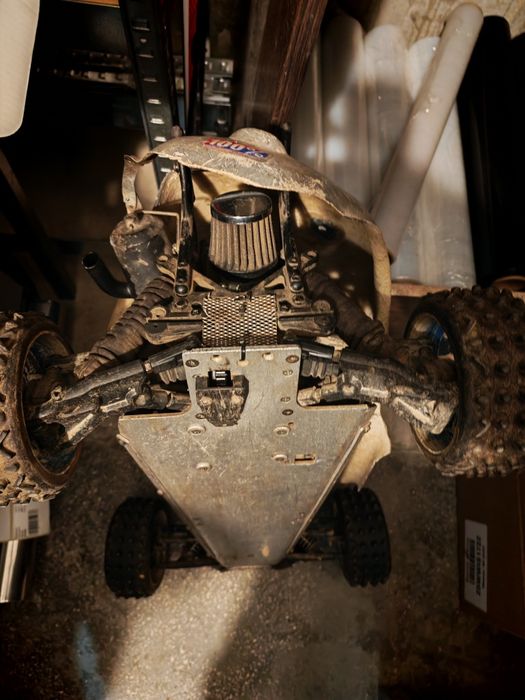 Mașinuță pe benzina