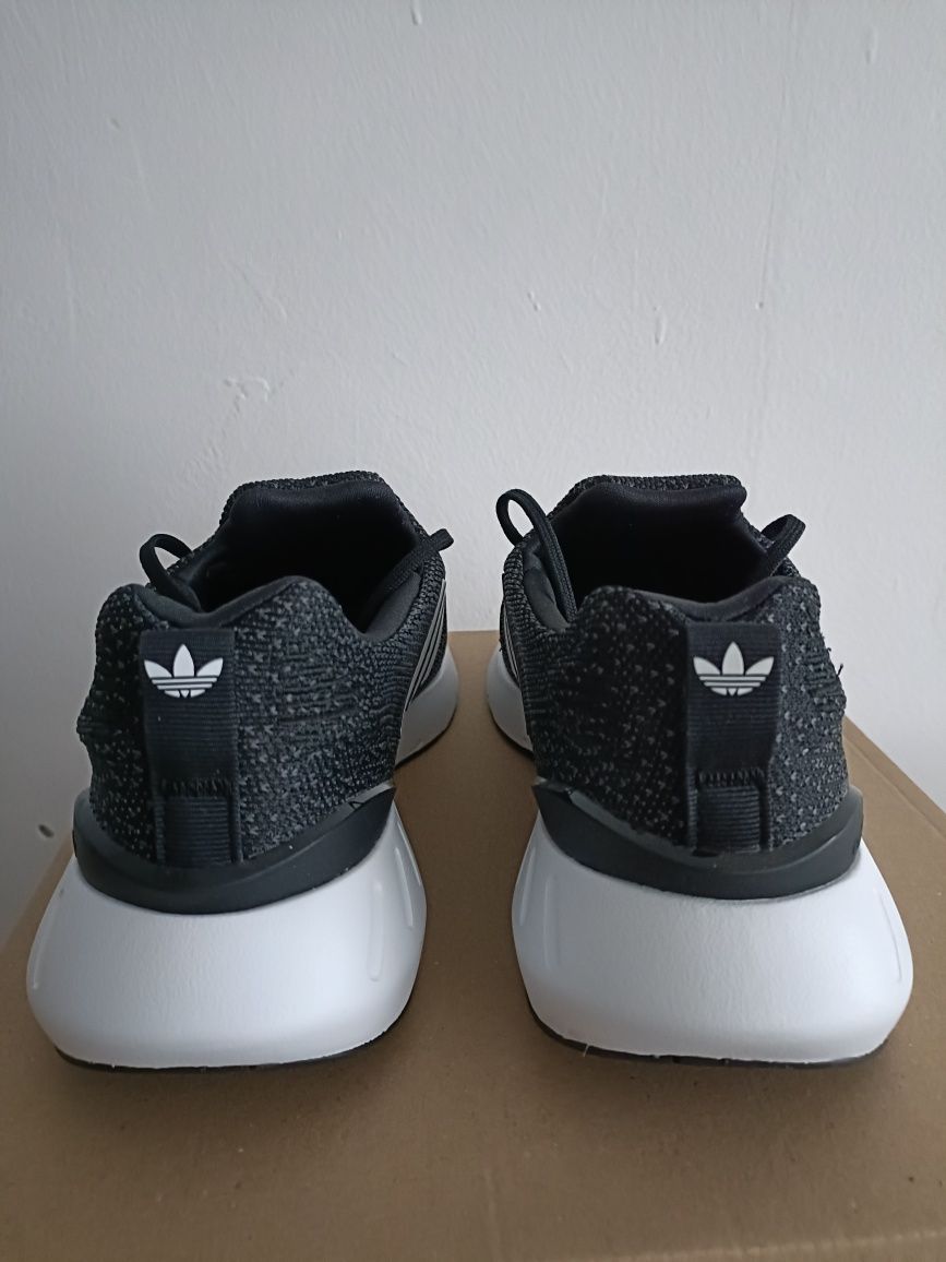 Adidas Swift Run 22 номер 42 2/3 код 4А