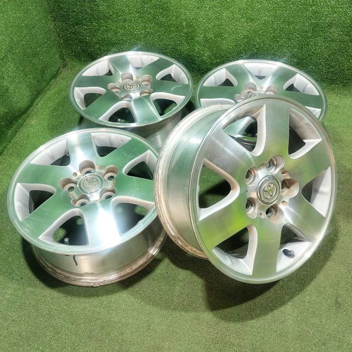 Продам Диски оригинал Toyota R15 6JJ ET 45 5/114,3 ЦО 60,1