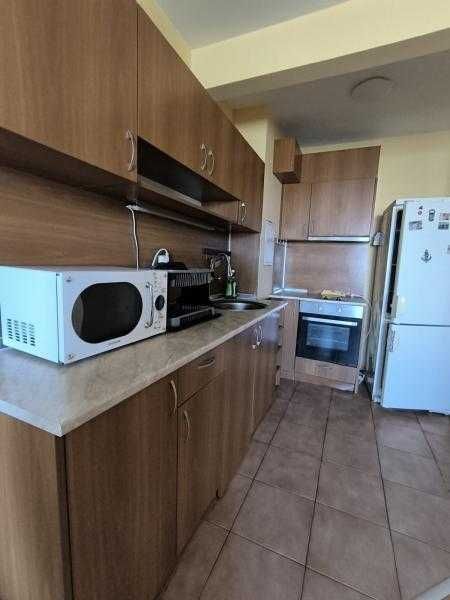 Дава се под наем Тристаен апартамент в Бургас, Славейков - 95 кв.м за 408 € - Снимка #2