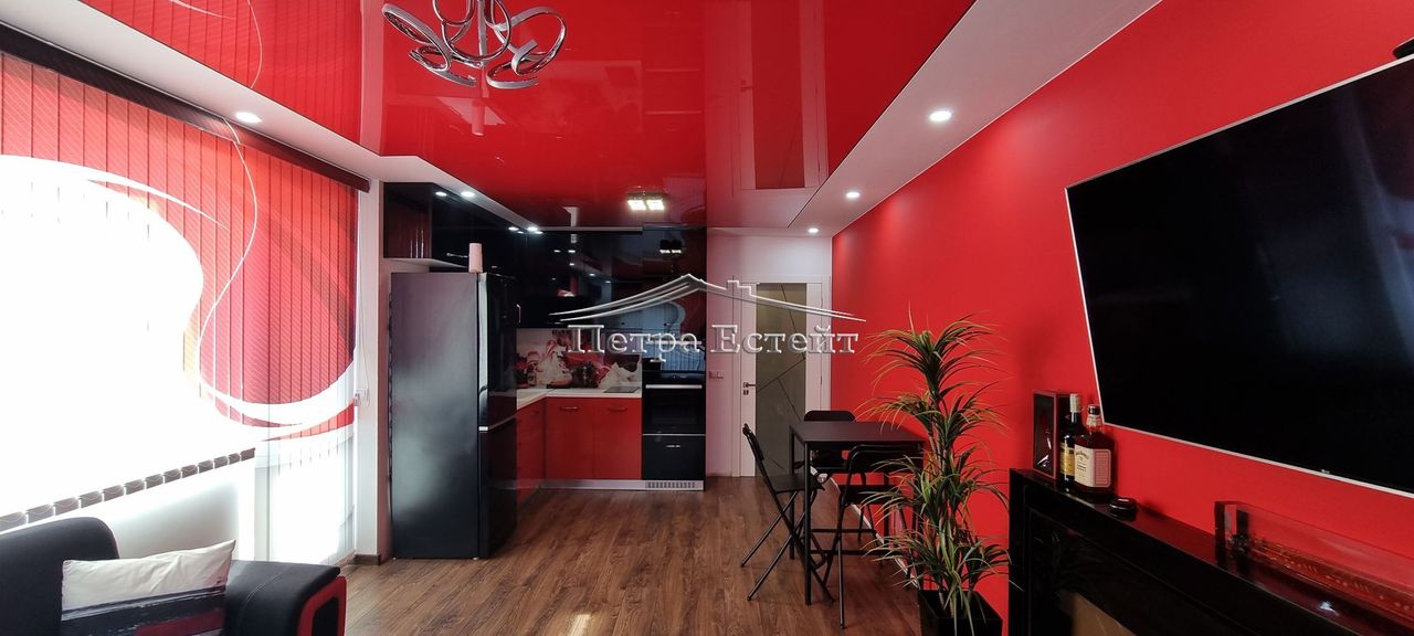 Продава се Тристаен апартамент в Варна, Възраждане 2 - 127 кв.м за 1733 €/кв.м - Снимка #4