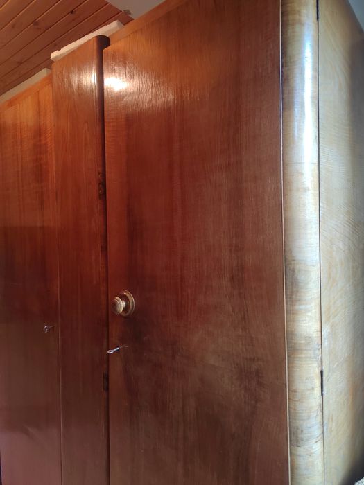 Гардероб двукрилен и спалня.