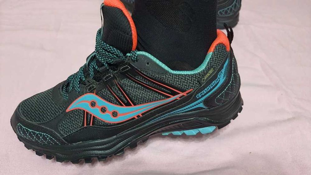 Adidasi alergare SAUCONY Excursion  TR10 Goretex marimea 40