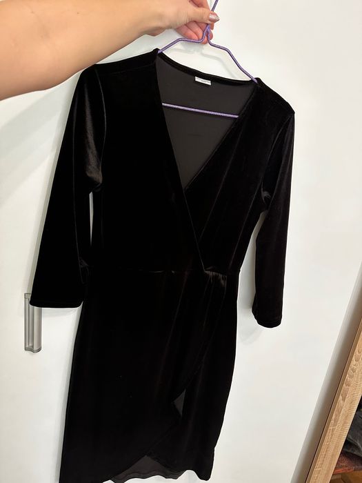 Рокля черна  Л 40