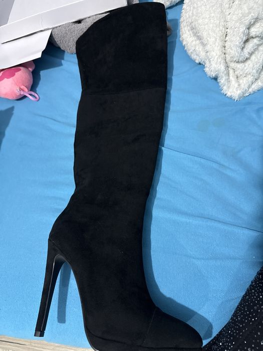 Cizme cu toc inalt din piele intoarsa