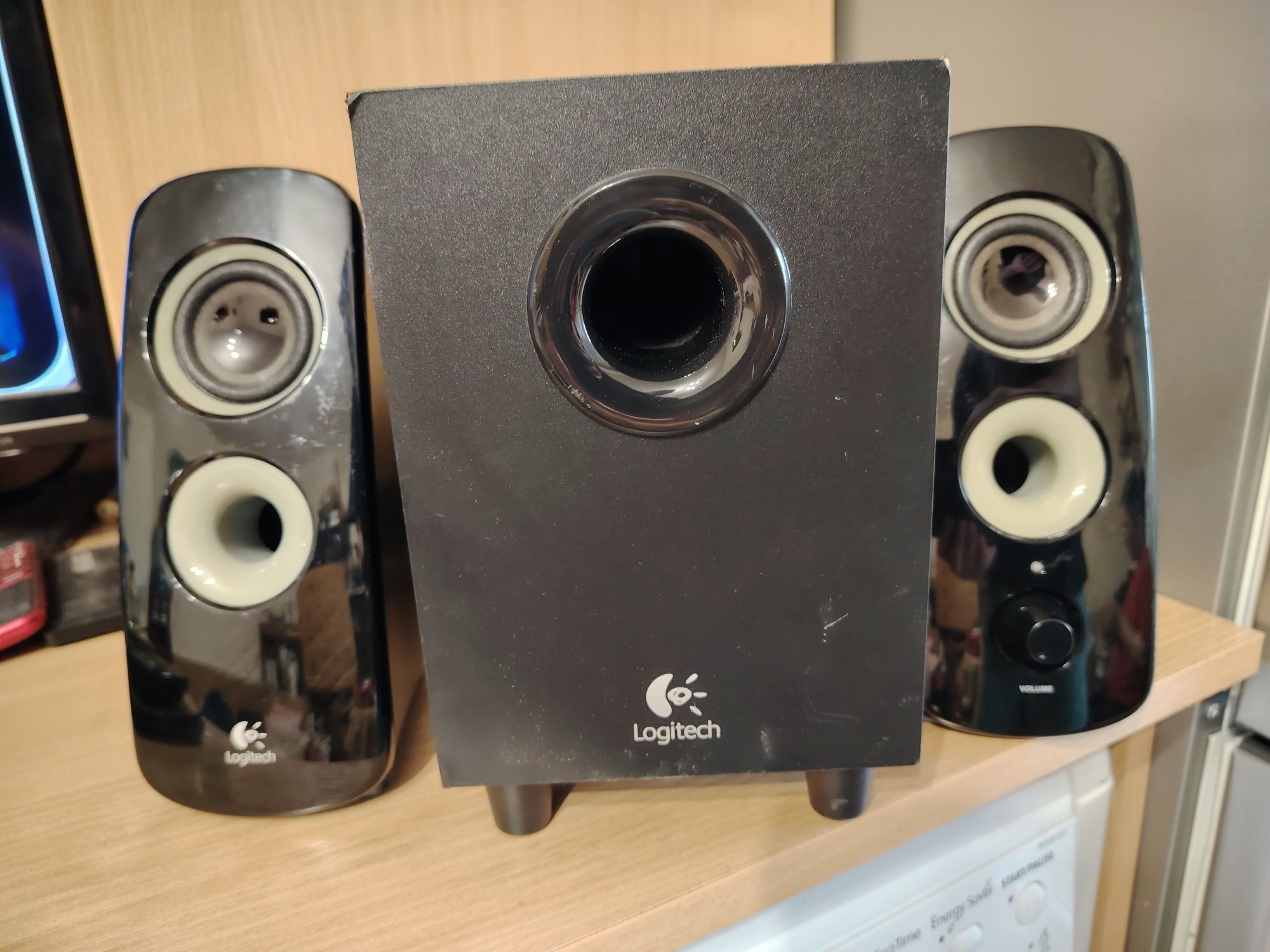 Субуфер Logitech Z323