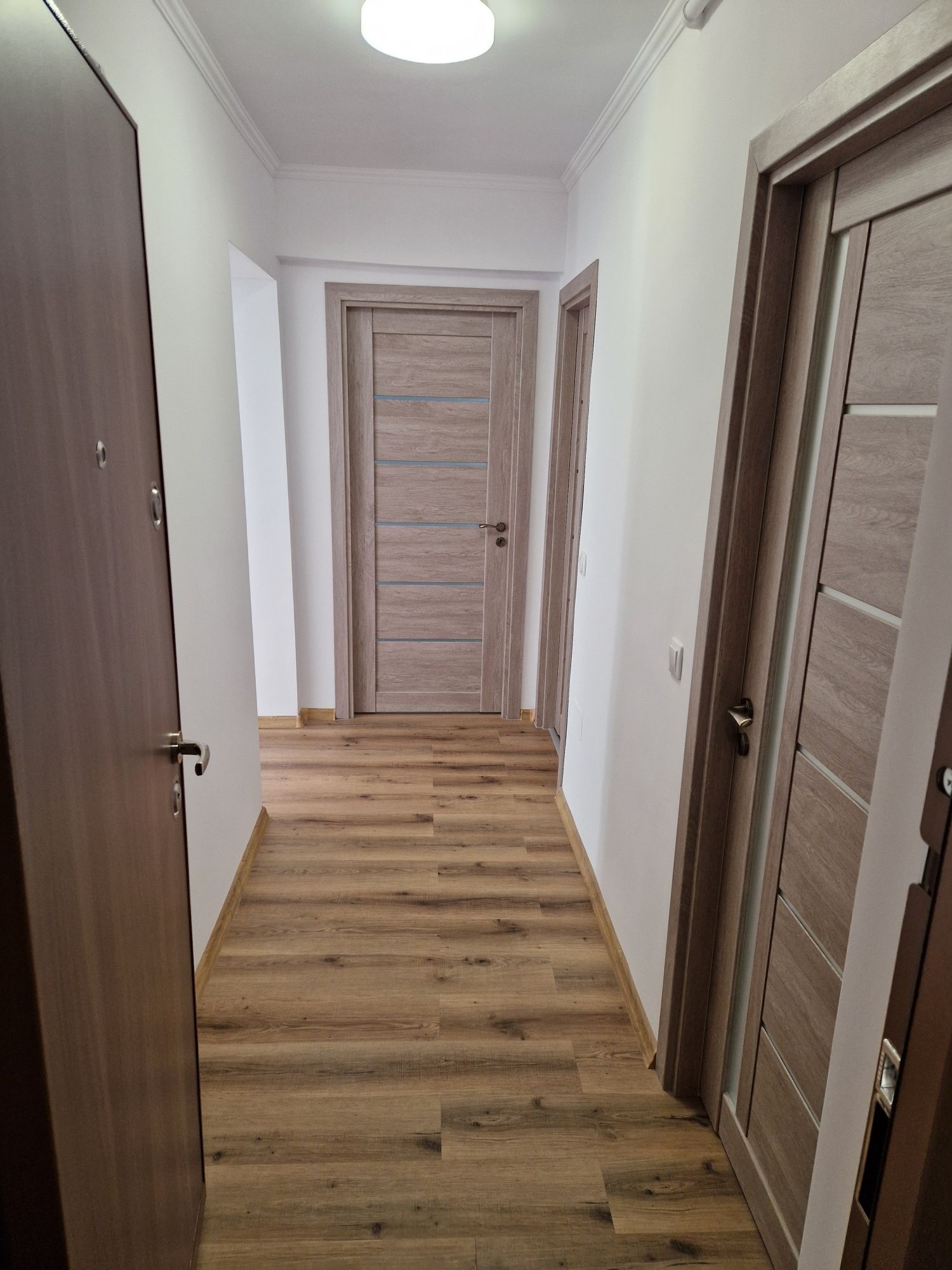 Proprietar vând apartament ultra finisat cu 3 camere zonă centrală Clu
