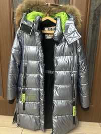 Зимняя куртка на девочку 10-12лет