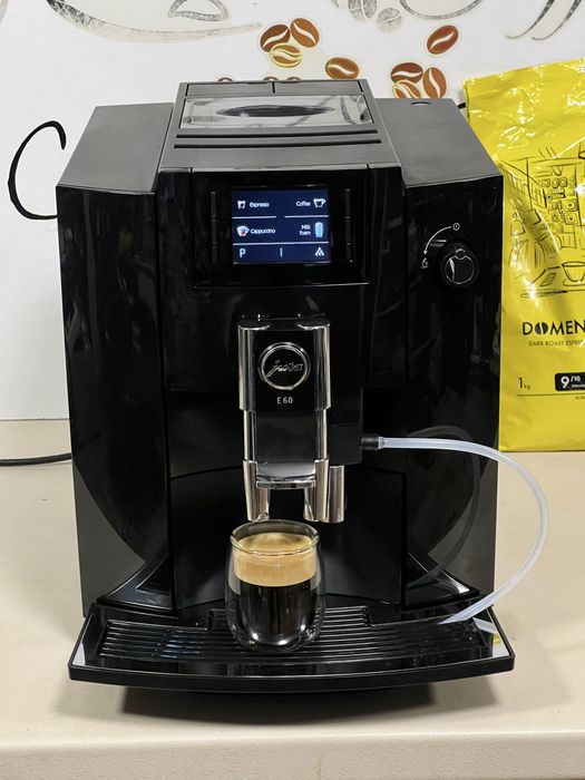 Кафемашина кафе автомат Jura E60 с гаранция