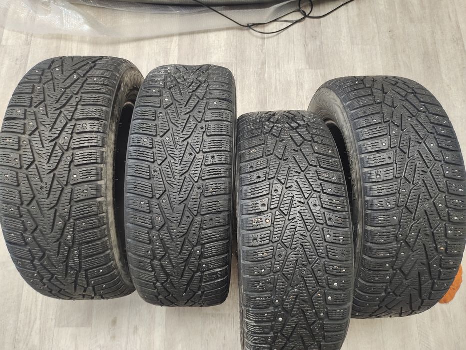 Продам 4шт Б/у зимнюю резину R16 nokian hakkapeliitta