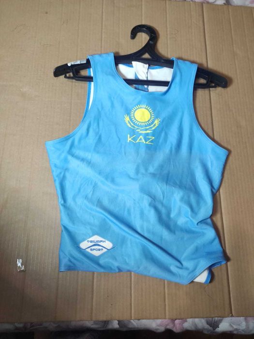 недорого отдам купальник спортивный