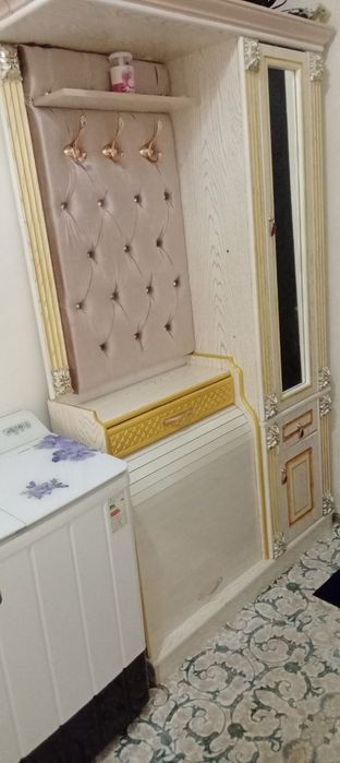 Karidor uchun mebel. Holati juda yaxshi