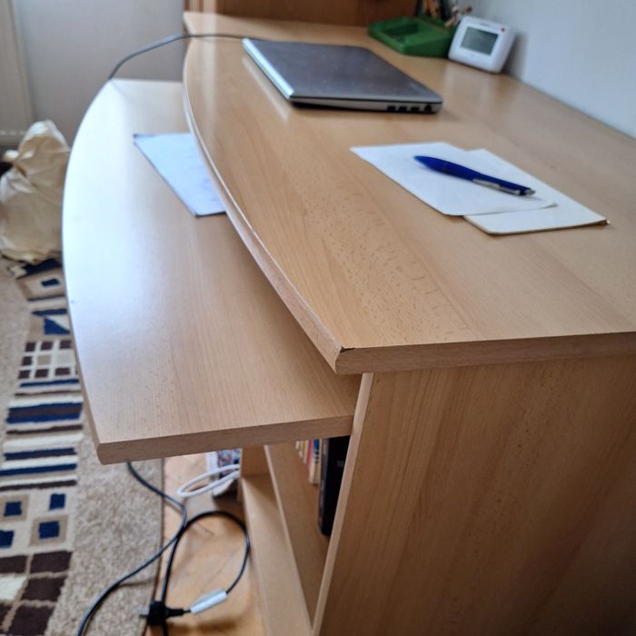 Birou cu două  suprafețe