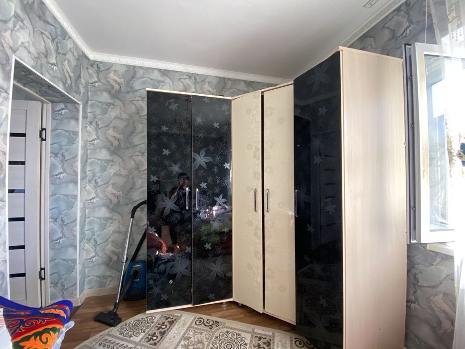 Шкаф сатылады жақсы сынық жері жоқ