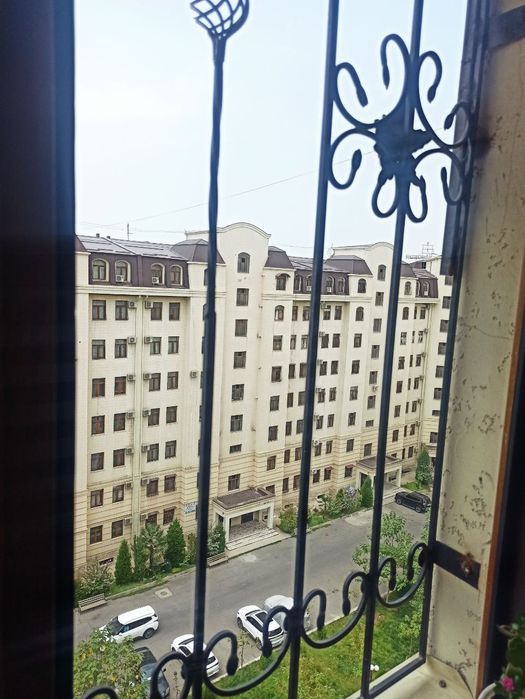 2хонали квартира срочно сотилади