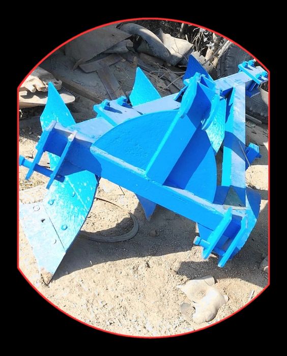 Пулуг янги трактор учун