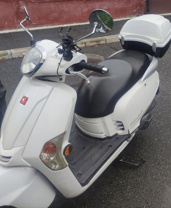 Scuter 125 livrari