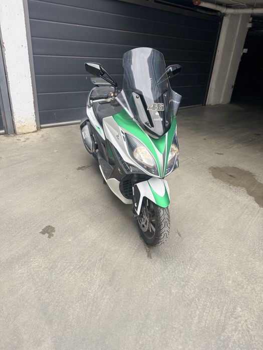 Scuter kymco 400i
