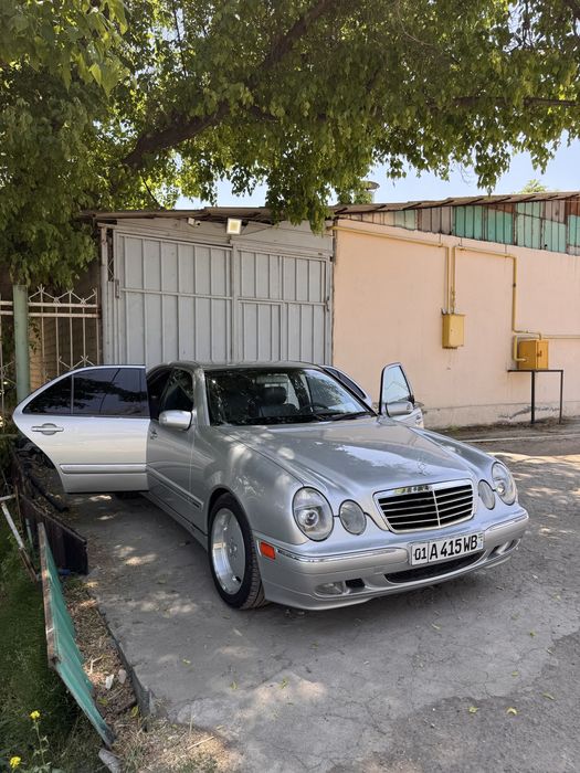 Mersedes benz 210 E200 avangard