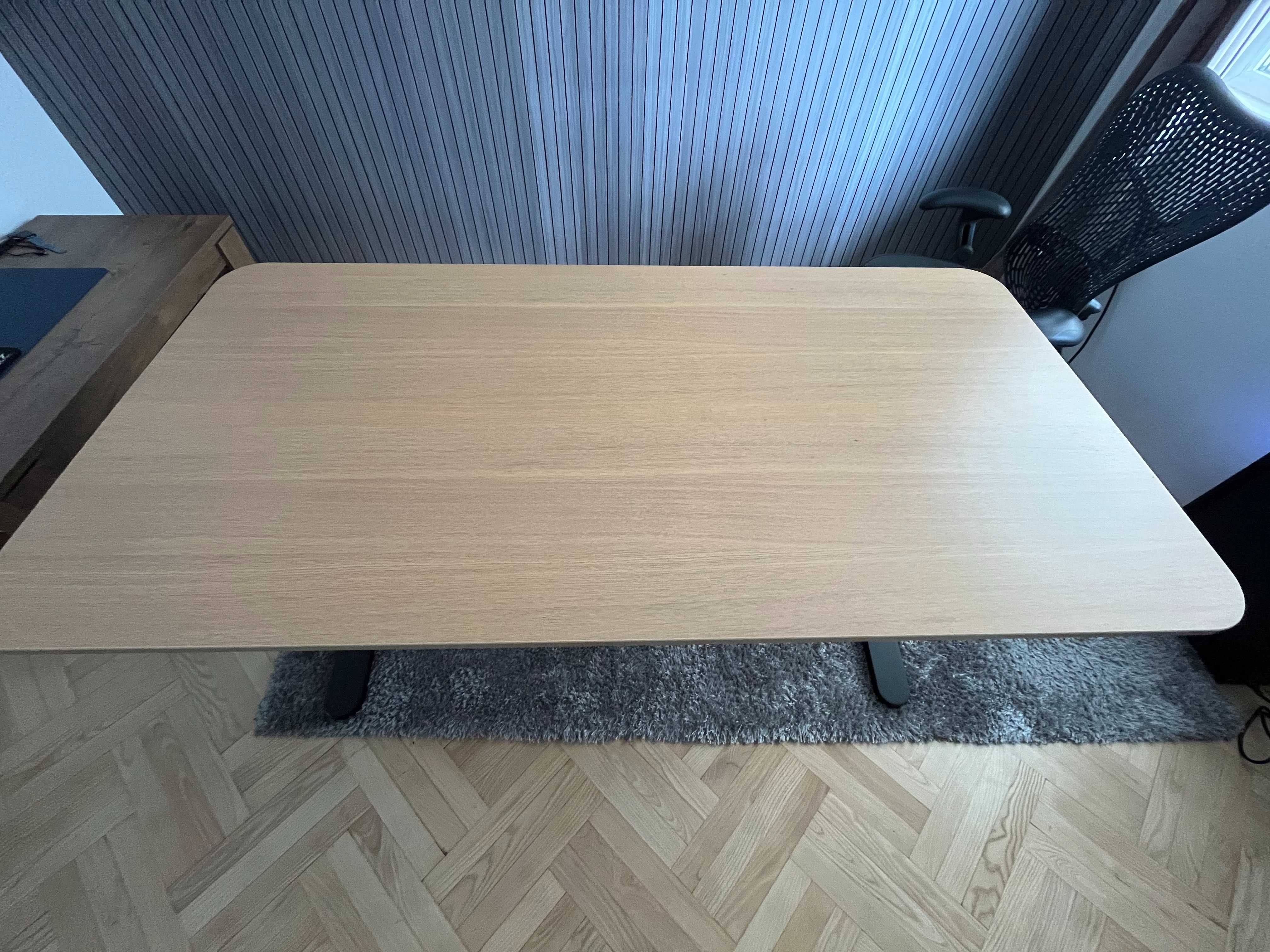 Регулеруемо Бюро IKEA BEKANT