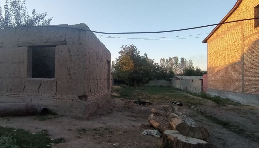 Samarqand viloyati pastdargom tumani iskandariy mahallai uy sotiladi