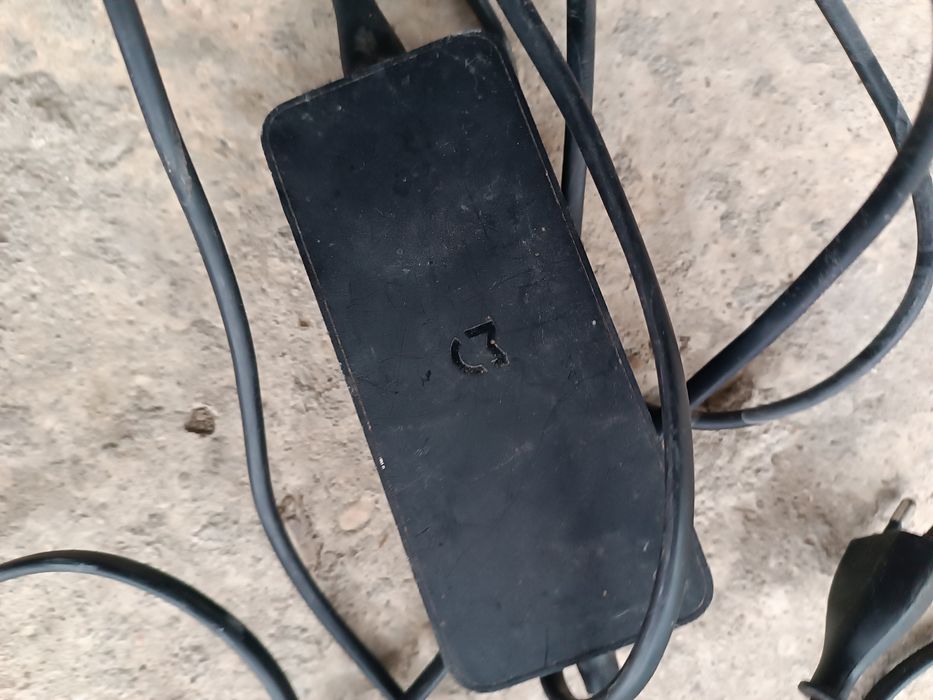 Vând trotineta electrica Xiaomi esențial cu ecran defect