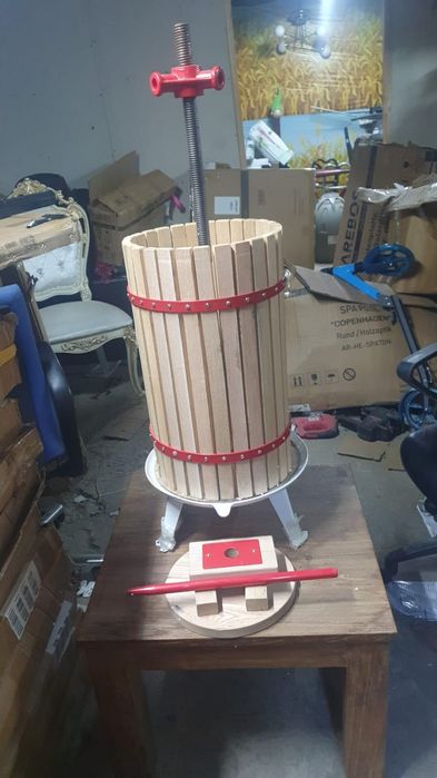Presa de 30 litri de stors struguri