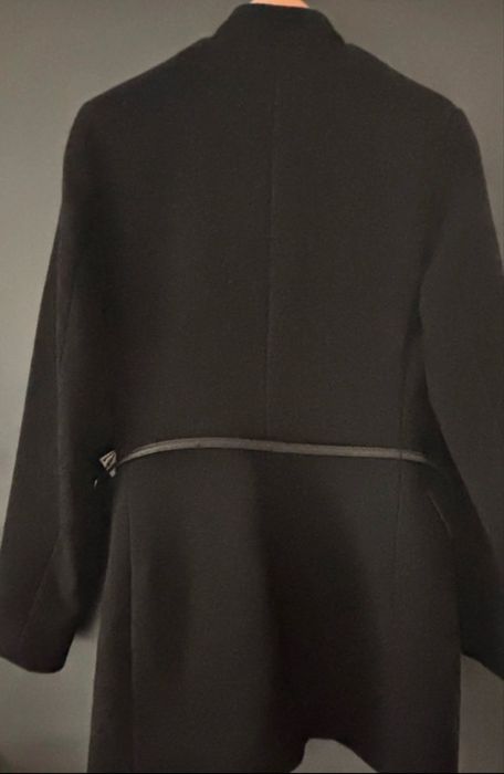 Palton Zara - lana - nou, cu eticheta - marimea S/36