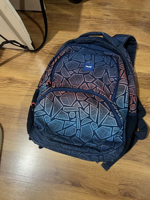 Продам рюкзак школьный