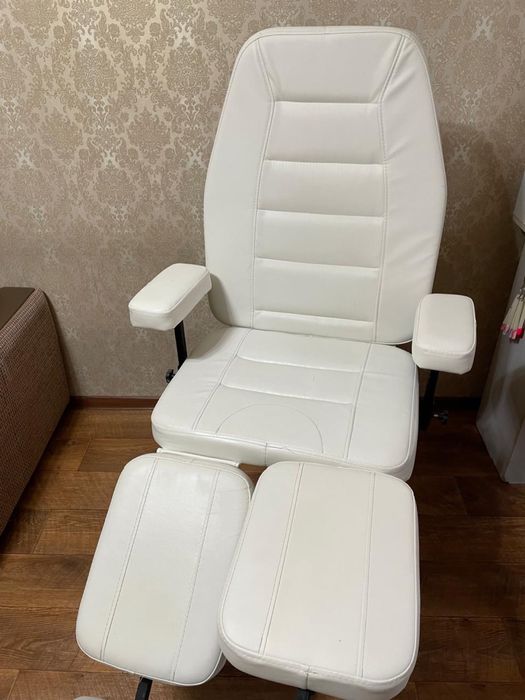 Продам кресло для педикюра б/у