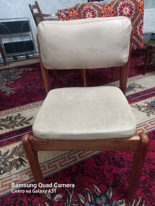 Продаю  стулья  в хорошем состоянии.