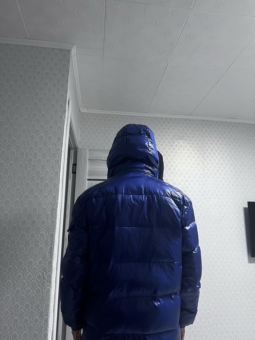 Продам куртку moncler