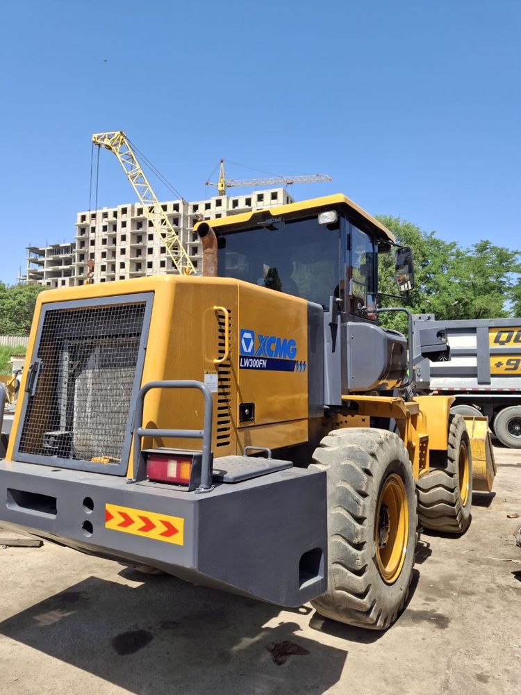 Срочно XCMG LW300FN Погрузчик сотилади !