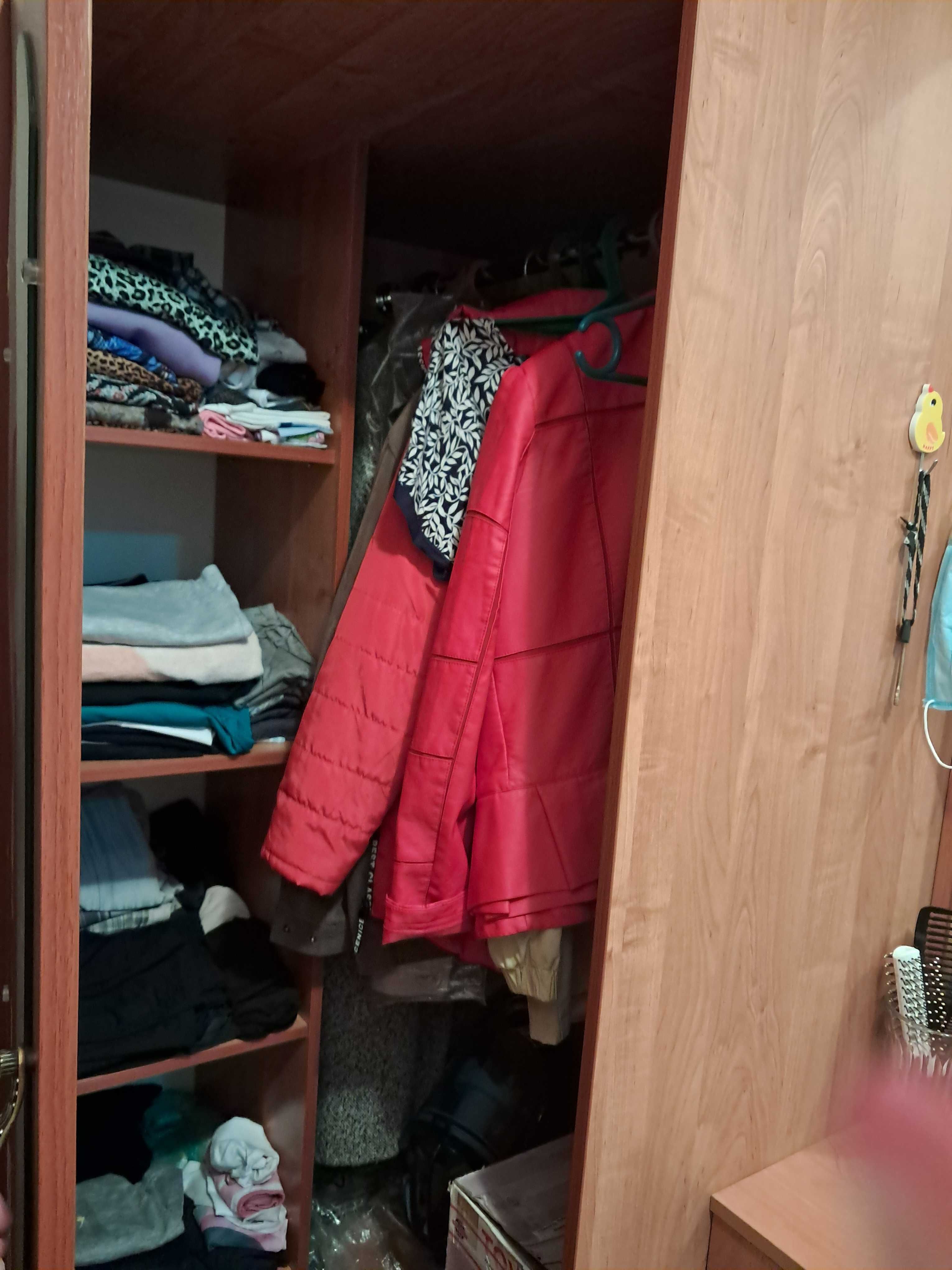 Шкаф угловой и прихожая