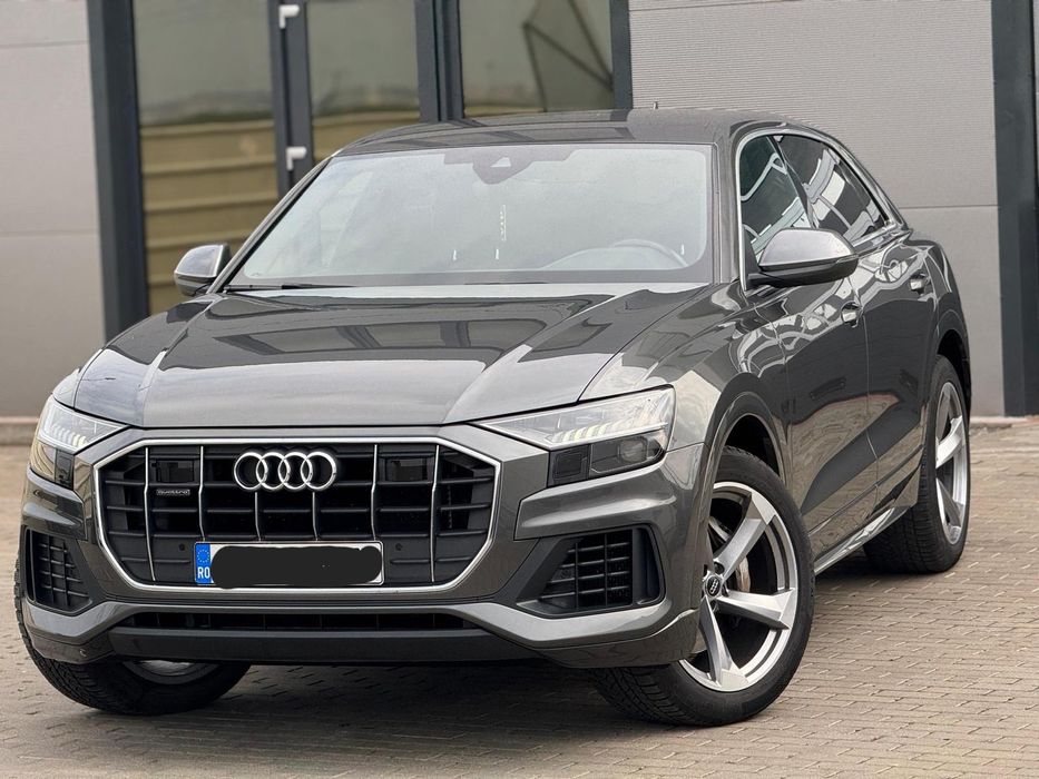 Vând  Audi Q8 5.0