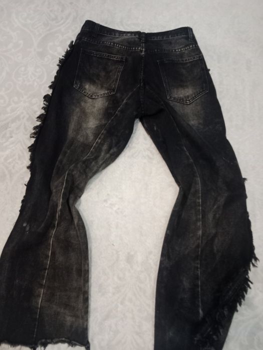 Джинсы в стиле гранж, норм качество
