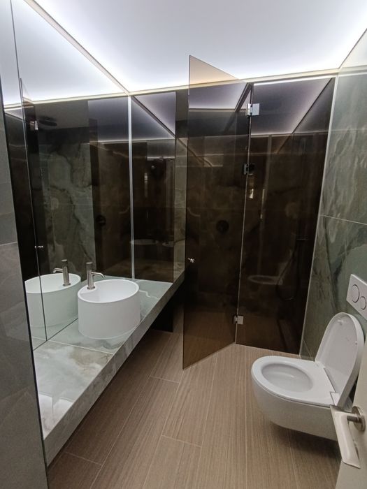 Cabine de dus si paravane din sticla