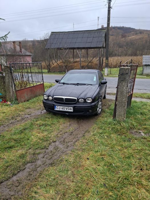 Vând Jaguar x type